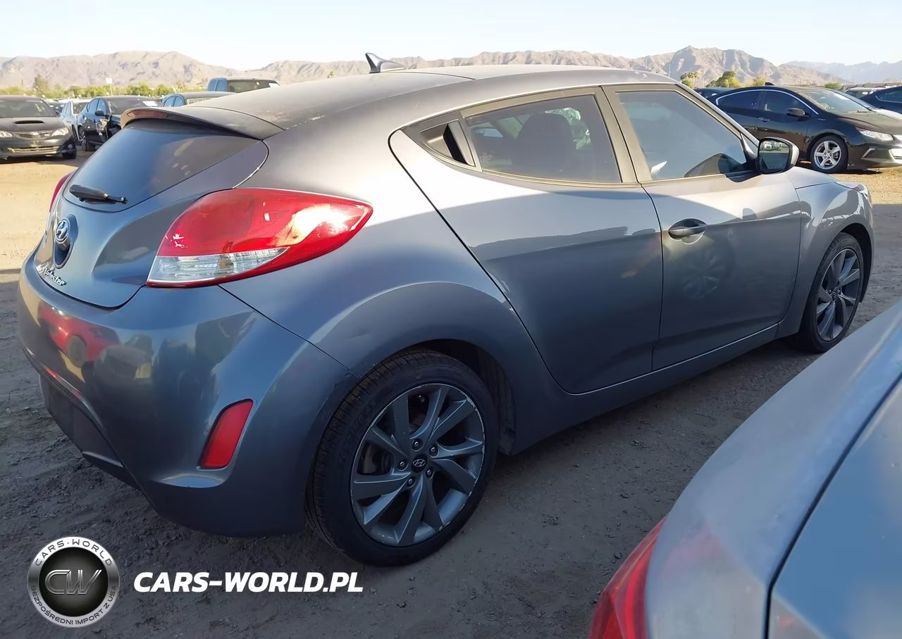 2016 Hyundai Veloster VIN:KMHTC6AD4GU291464 - 4