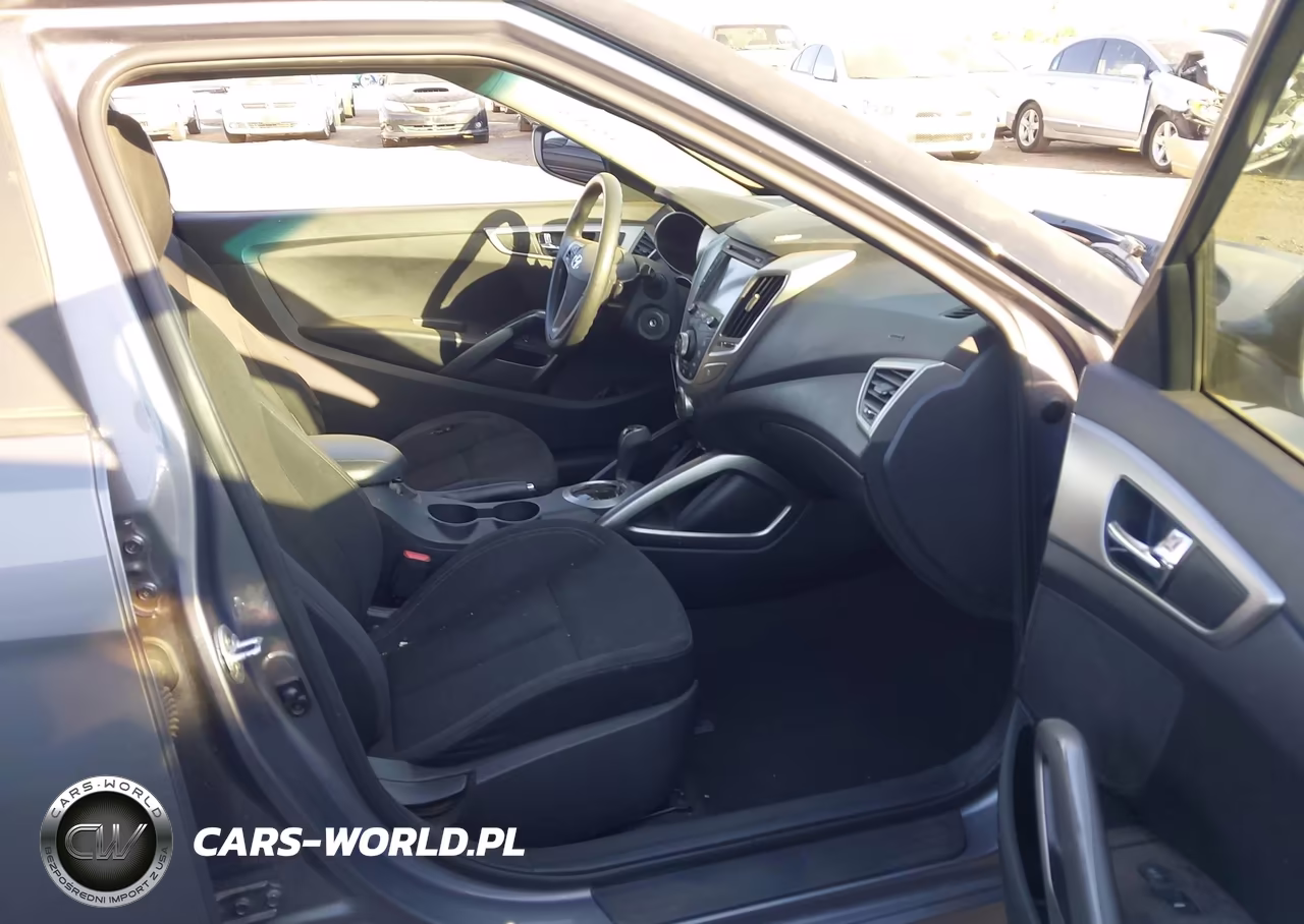 2016 Hyundai Veloster VIN:KMHTC6AD4GU291464 - 5