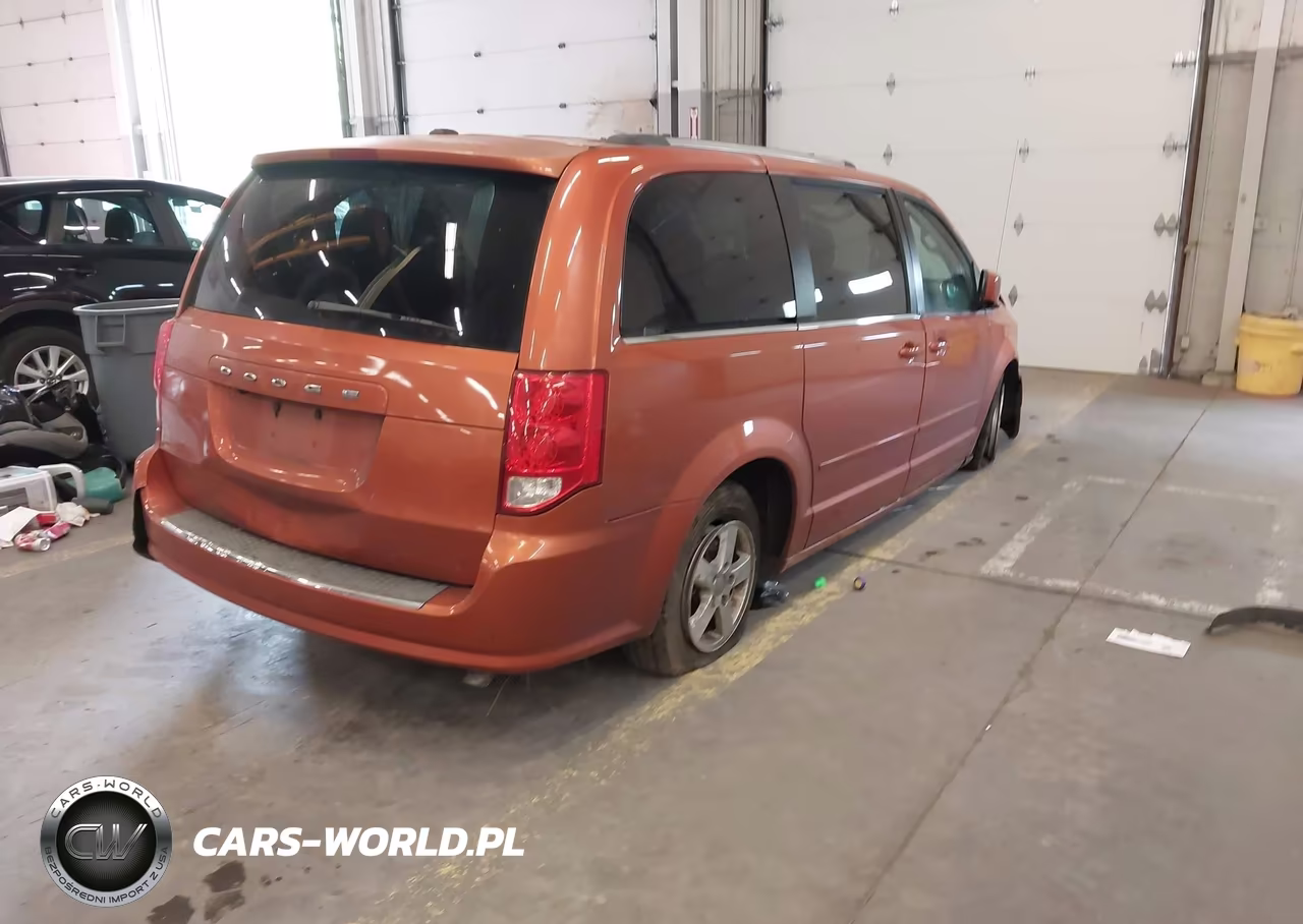 2011 Dodge Grand Caravan Crew VIN:2D4RN5DG3BR689864 - 4