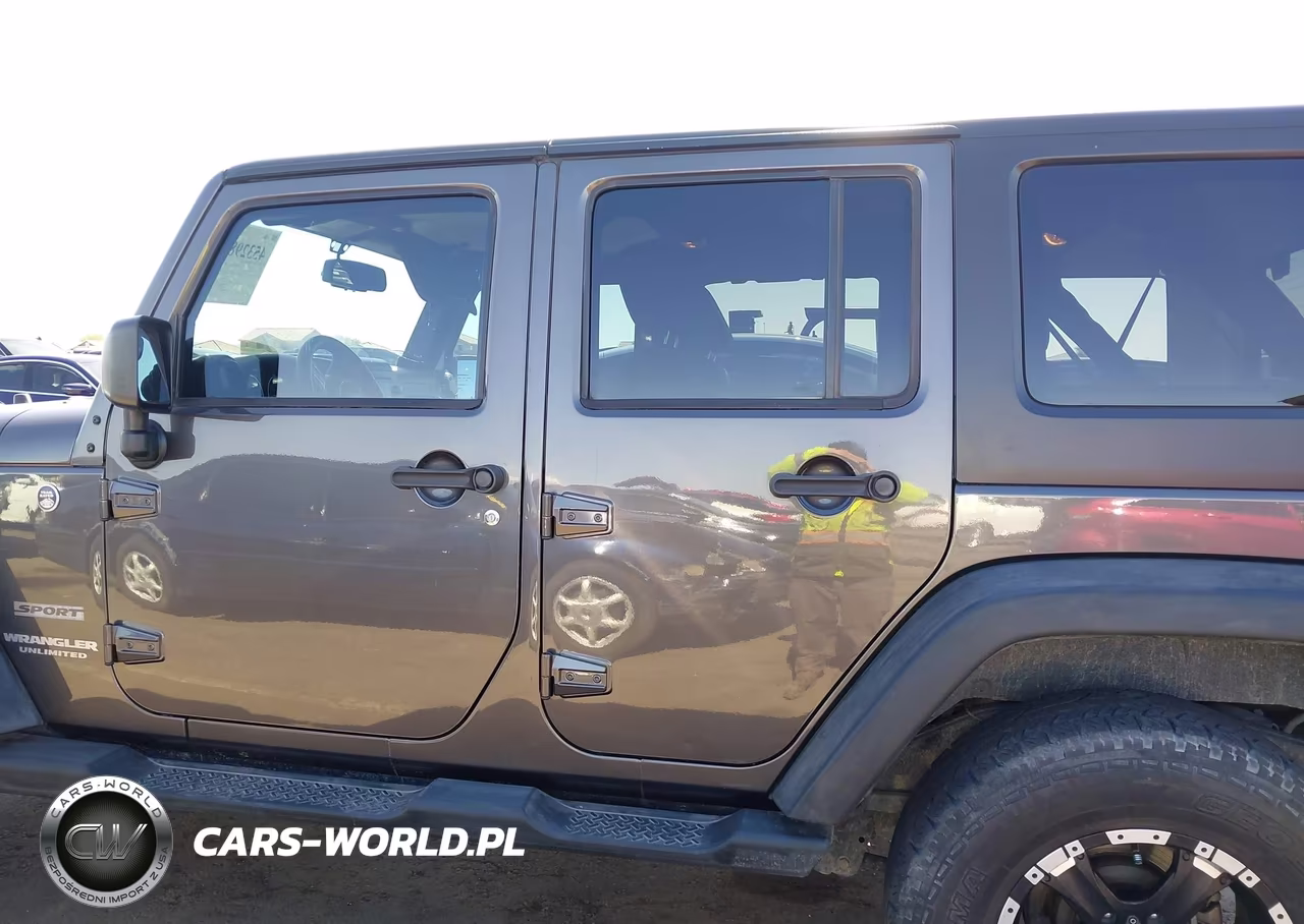 2014 Jeep Wrangler Unlimited Sport VIN:1C4BJWDG0EL265250 - 14