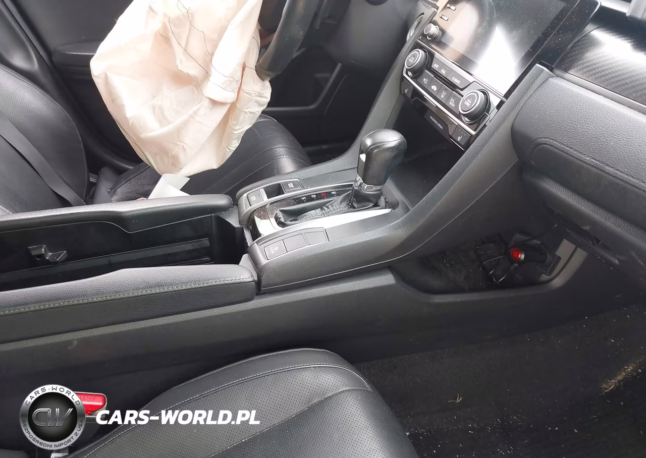 2019 Honda Civic Sport Touring VIN:SHHFK7H93KU224298 - 5