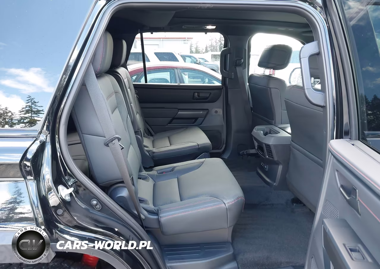 2025 Toyota Sequoia Trd Pro VIN:7SVAAABA3SX070282 - 18
