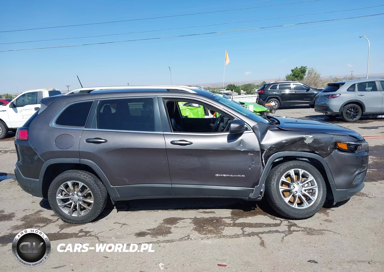 2019 Jeep Cherokee Latitude Plus 4X4 VIN:1C4PJMLB9KD121704 - 13