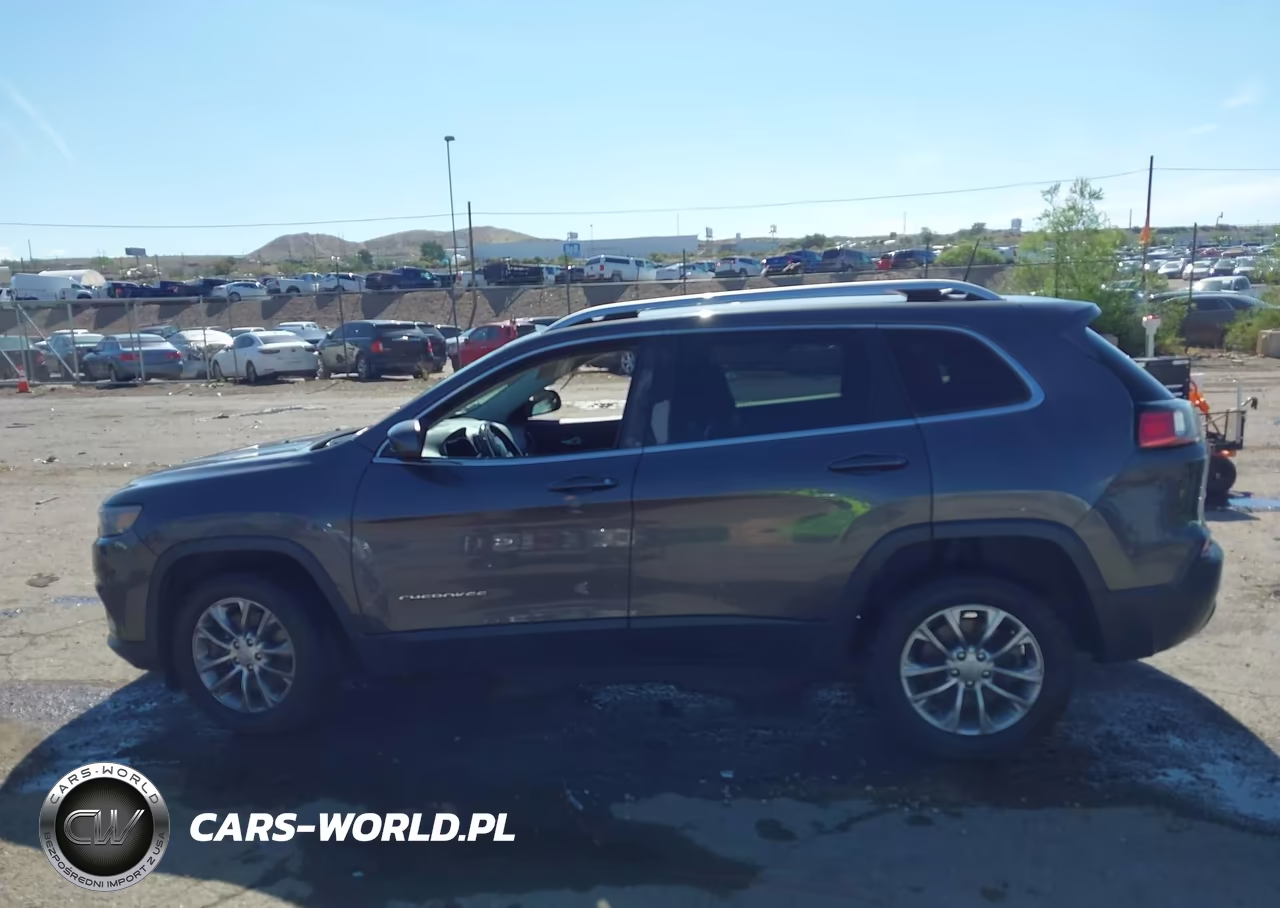 2019 Jeep Cherokee Latitude Plus 4X4 VIN:1C4PJMLB9KD121704 - 14