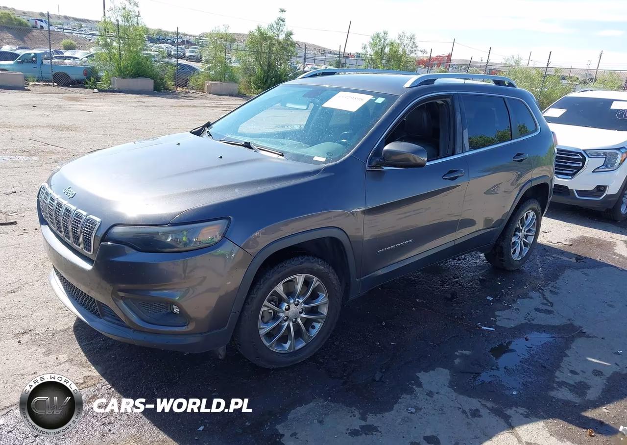 2019 Jeep Cherokee Latitude Plus 4X4 VIN:1C4PJMLB9KD121704 - 2
