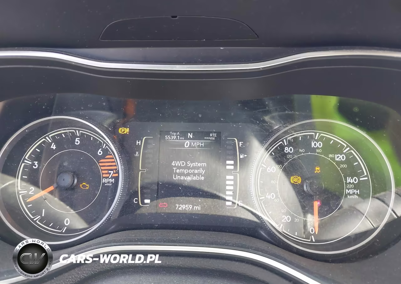 2019 Jeep Cherokee Latitude Plus 4X4 VIN:1C4PJMLB9KD121704 - 7