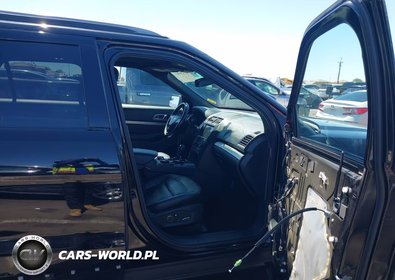 2018 Ford Explorer Xlt VIN:1FM5K8D80JGB14325 - 5