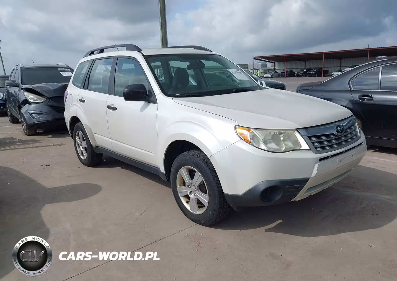 2013 Subaru Forester 2.5X – zdjęcie 1 z 13