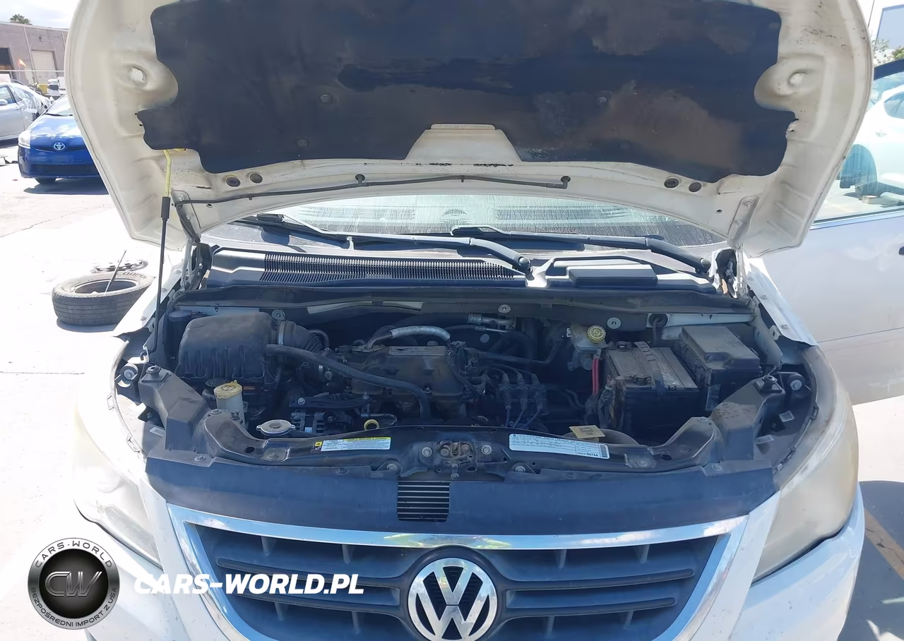 2009 Volkswagen Routan S VIN:2V8HW44189R598356 - 10
