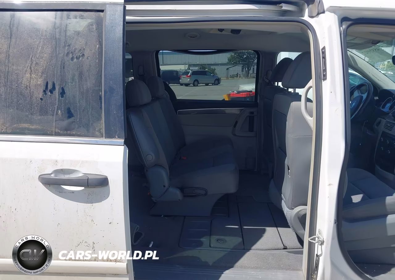 2009 Volkswagen Routan S VIN:2V8HW44189R598356 - 8