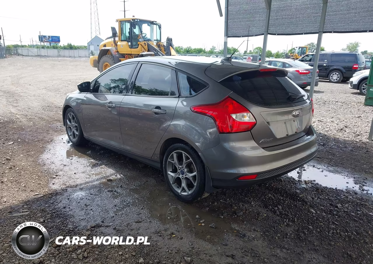 2013 Ford Focus Se VIN:1FADP3K2XDL327402 - 3