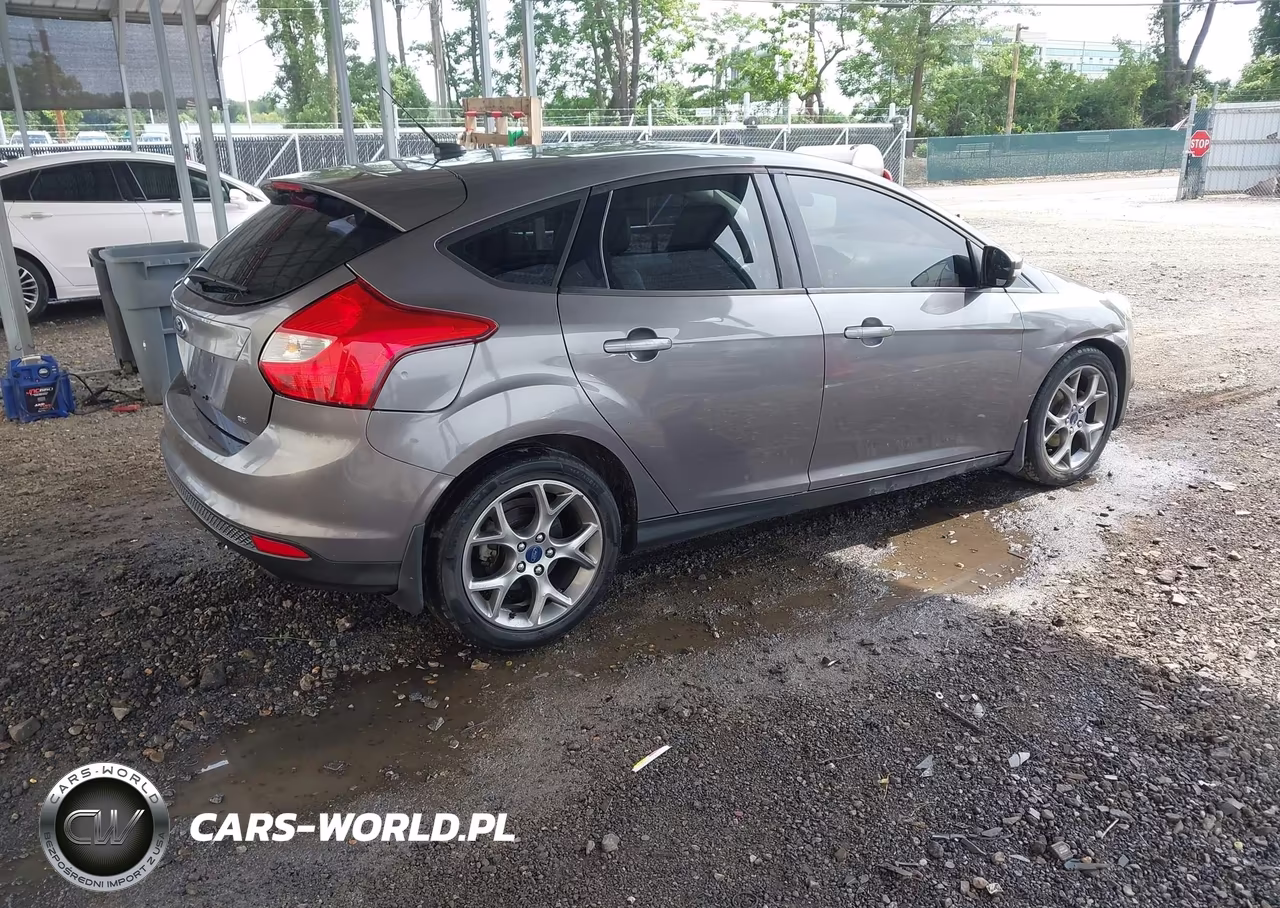 2013 Ford Focus Se VIN:1FADP3K2XDL327402 - 4