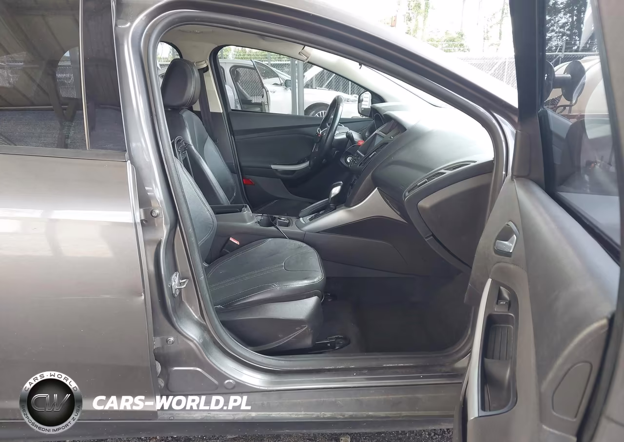 2013 Ford Focus Se VIN:1FADP3K2XDL327402 - 5