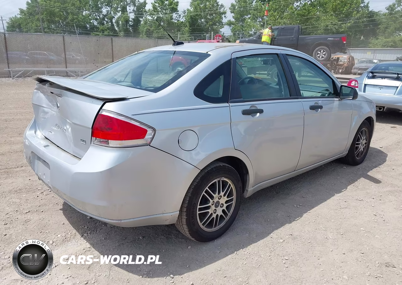 2011 Ford Focus Se VIN:1FAHP3FNXBW195193 - 4