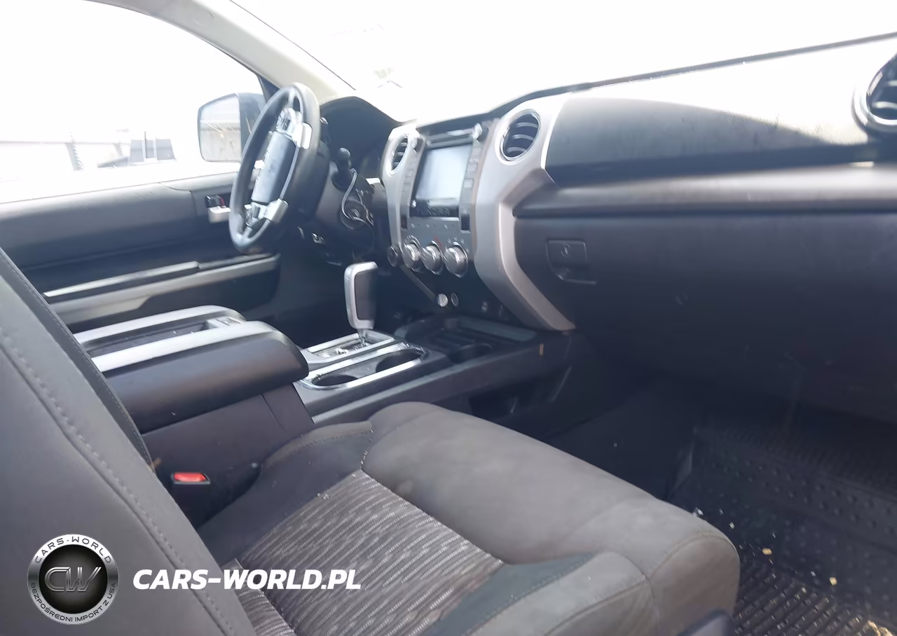 2018 Toyota Tundra Sr5 5.7L V8 VIN:5TFUW5F14JX686792 - 5