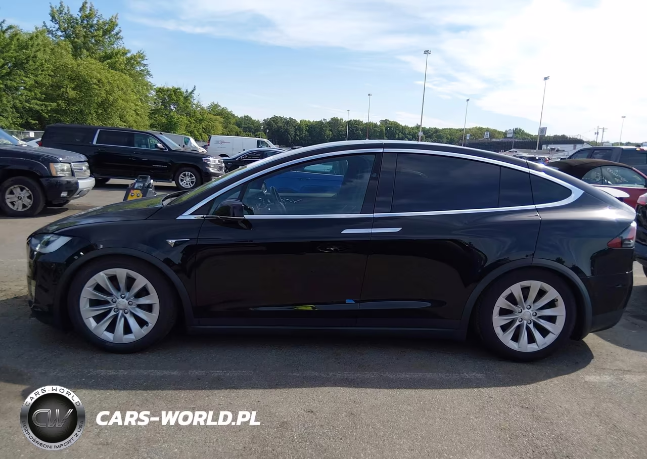 2018 Tesla Model X VIN:5YJXCDE28JF139688 - 14