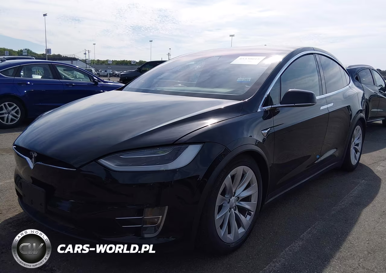 2018 Tesla Model X VIN:5YJXCDE28JF139688 - 2