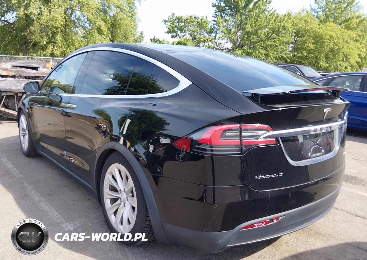 2018 Tesla Model X VIN:5YJXCDE28JF139688 - 3