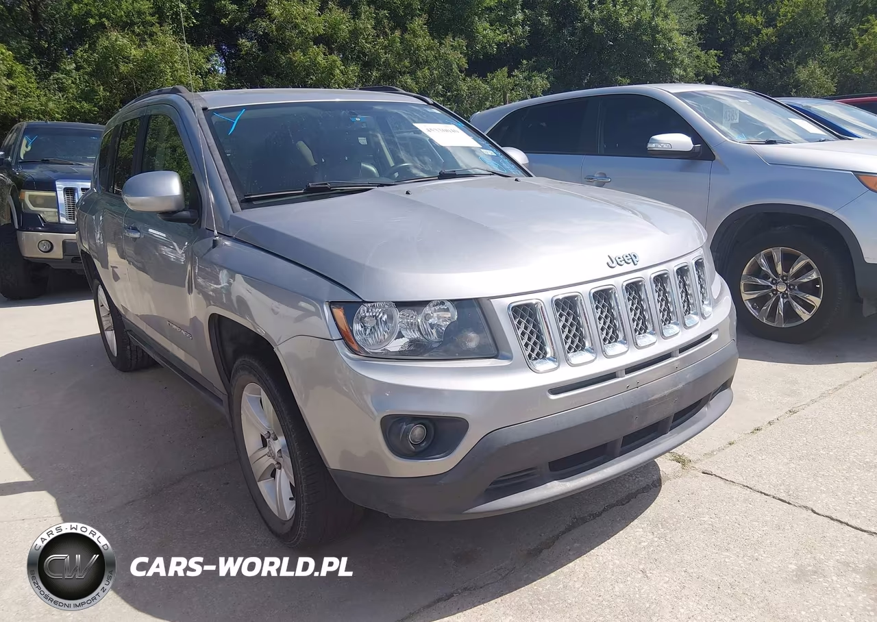 2017 Jeep Compass Latitude 4X4 – zdjęcie 1 z 16