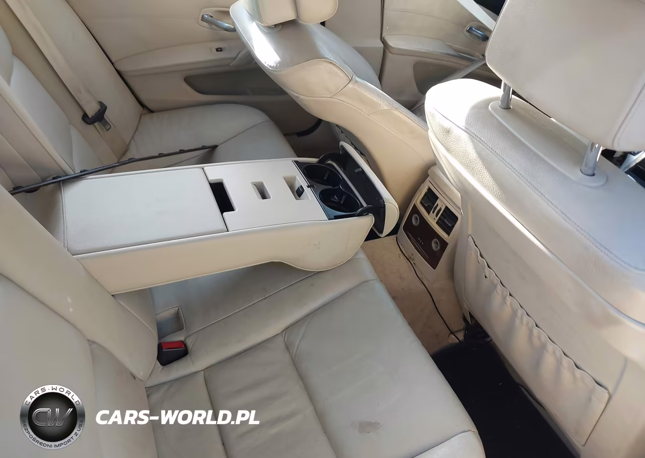 2008 BMW 528Xi VIN:WBANV13568CZ58765 - 8