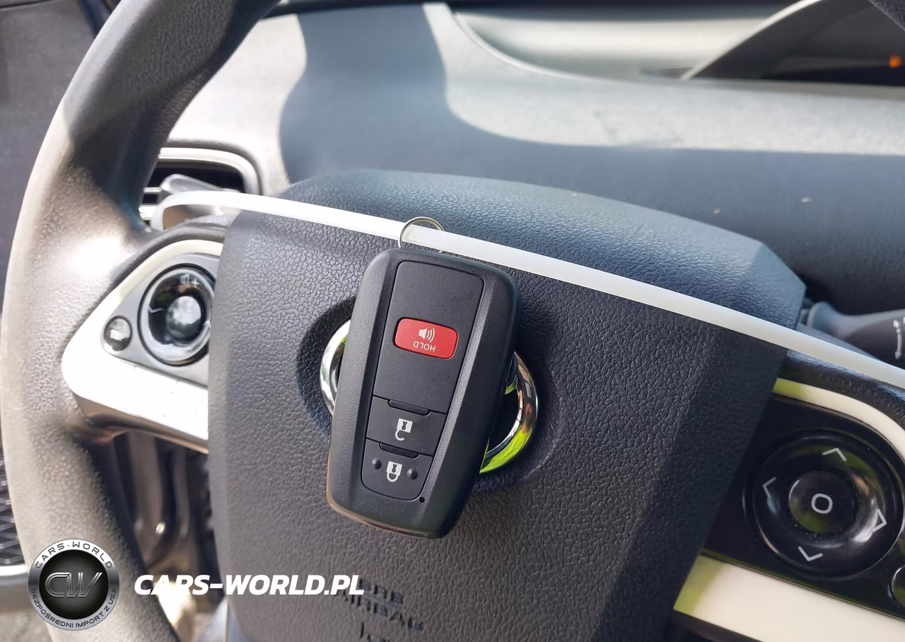 2016 Toyota Prius Two VIN:JTDKBRFU7G3502904 - 11