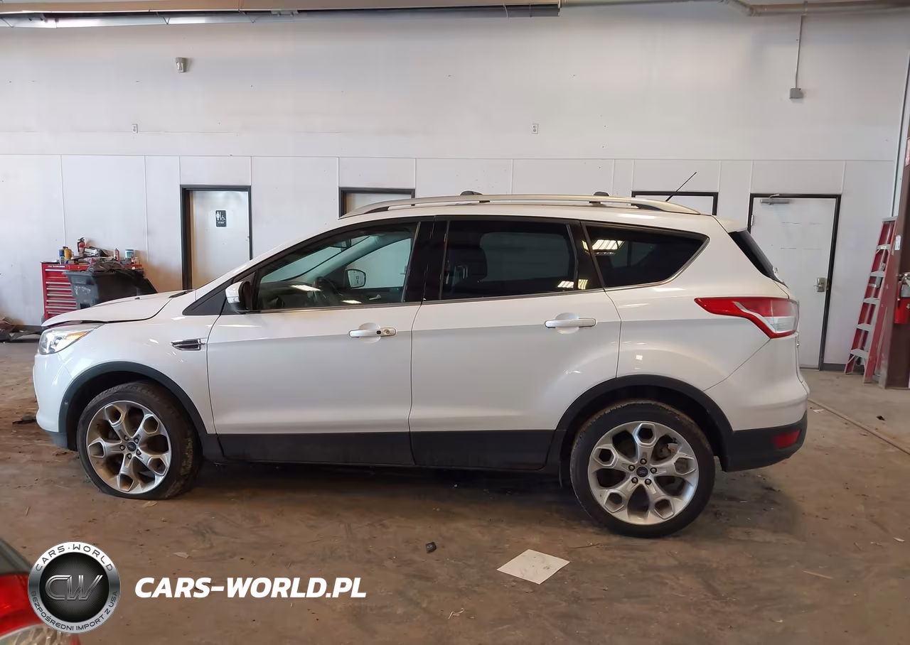 2016 Ford Escape Titanium VIN:1FMCU9J99GUC77635 - 14