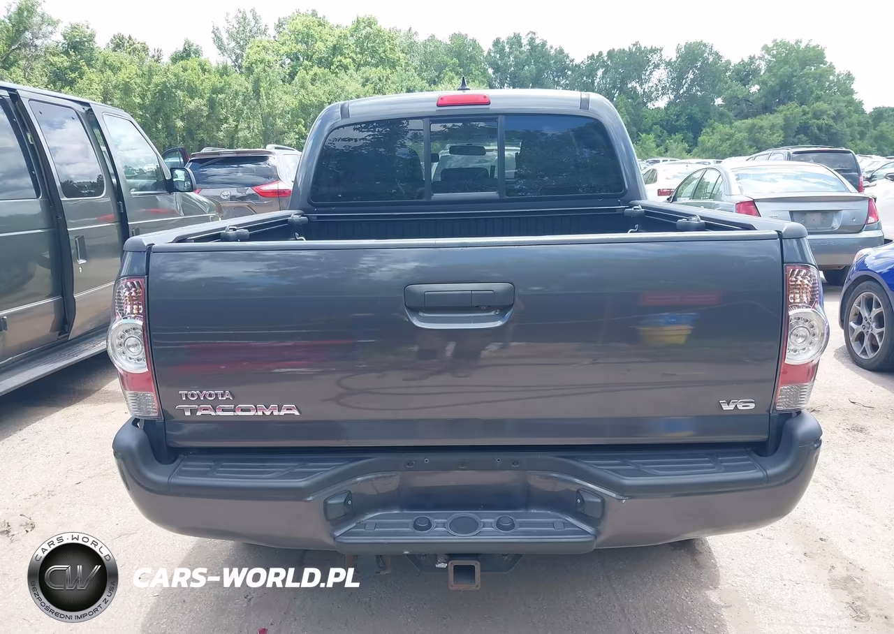 2015 Toyota Tacoma Base V6 VIN:3TMLU4EN4FM175287 - 16