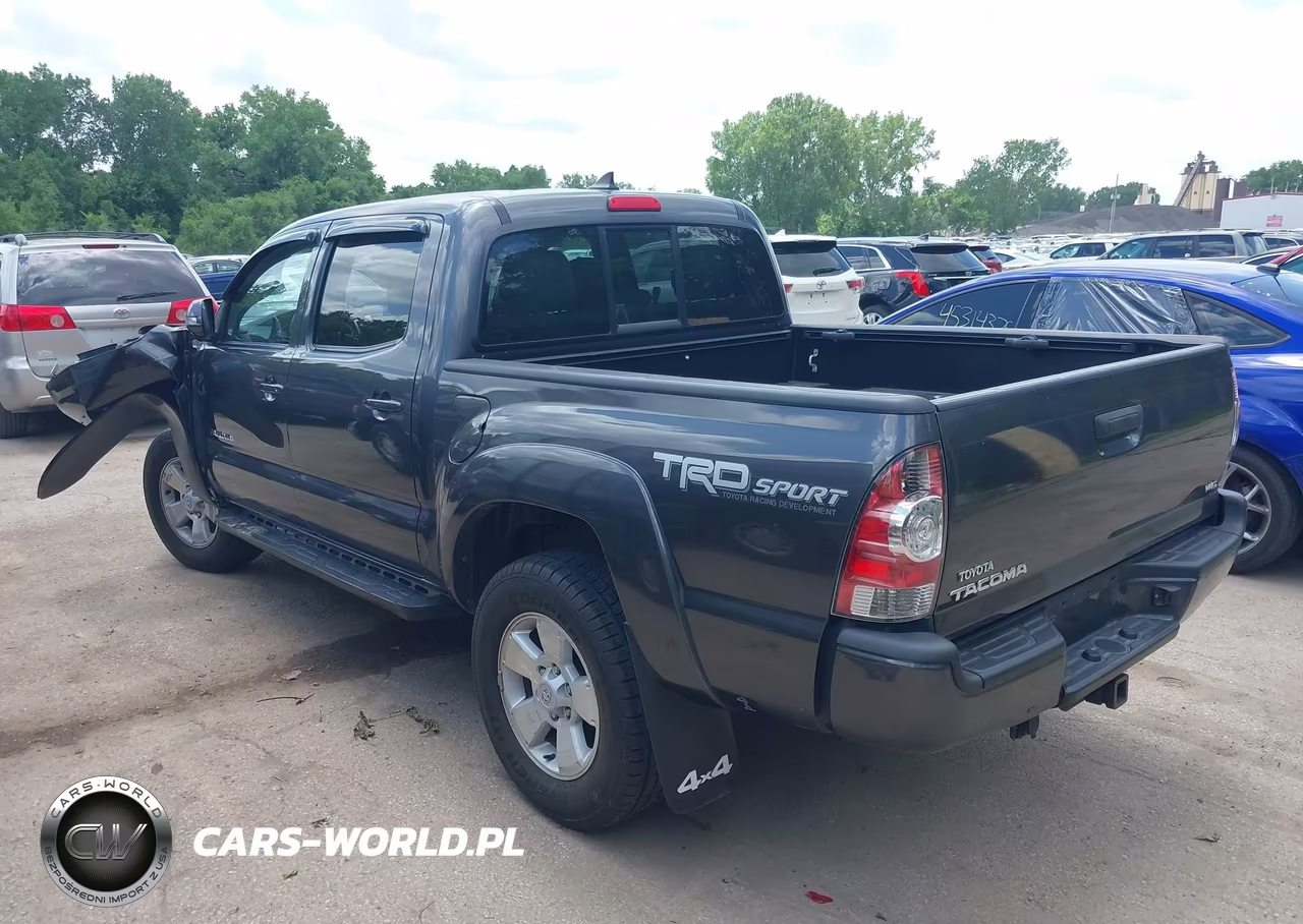 2015 Toyota Tacoma Base V6 VIN:3TMLU4EN4FM175287 - 3