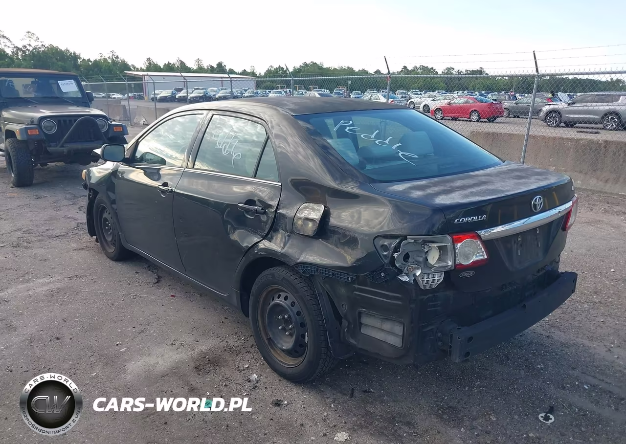 2013 Toyota Corolla Le VIN:2T1BU4EEXDC994449 - 3