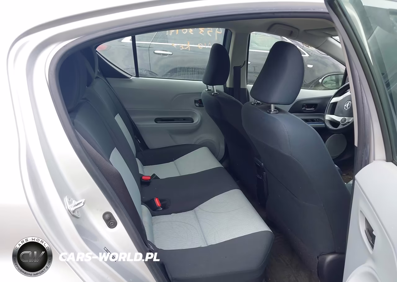 2013 Toyota Prius C Two VIN:JTDKDTB33D1555076 - 8