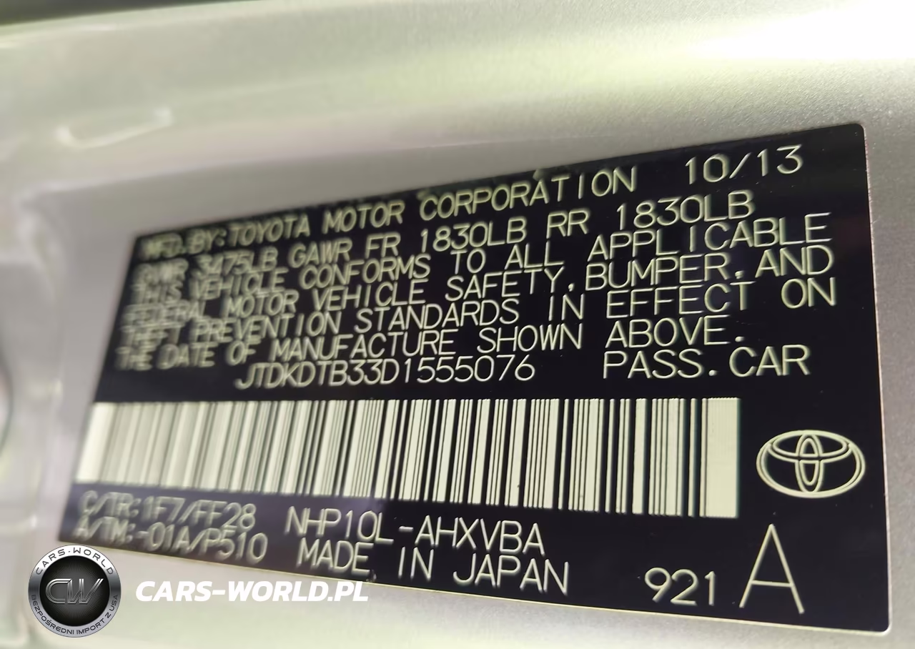 2013 Toyota Prius C Two VIN:JTDKDTB33D1555076 - 9