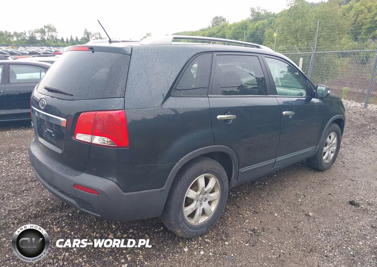 2012 Kia Sorento Lx V6 VIN:5XYKT4A24CG244899 - 4