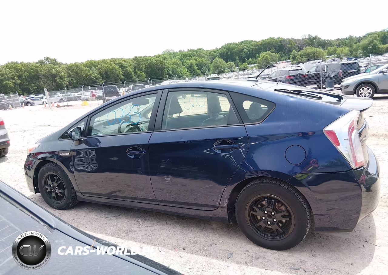 2014 Toyota Prius Four VIN:JTDKN3DU7E1754409 - 14