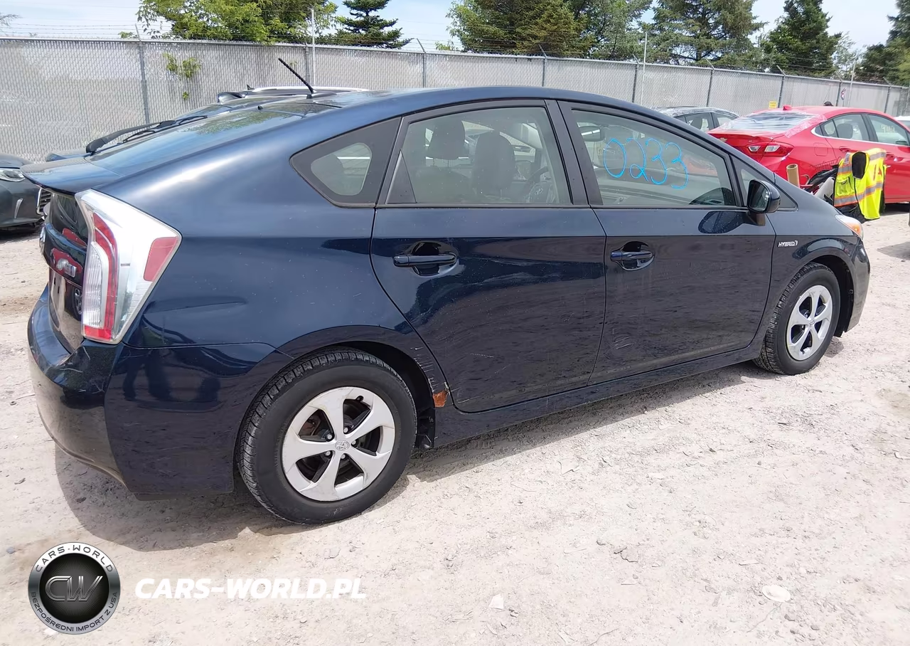 2014 Toyota Prius Four VIN:JTDKN3DU7E1754409 - 4