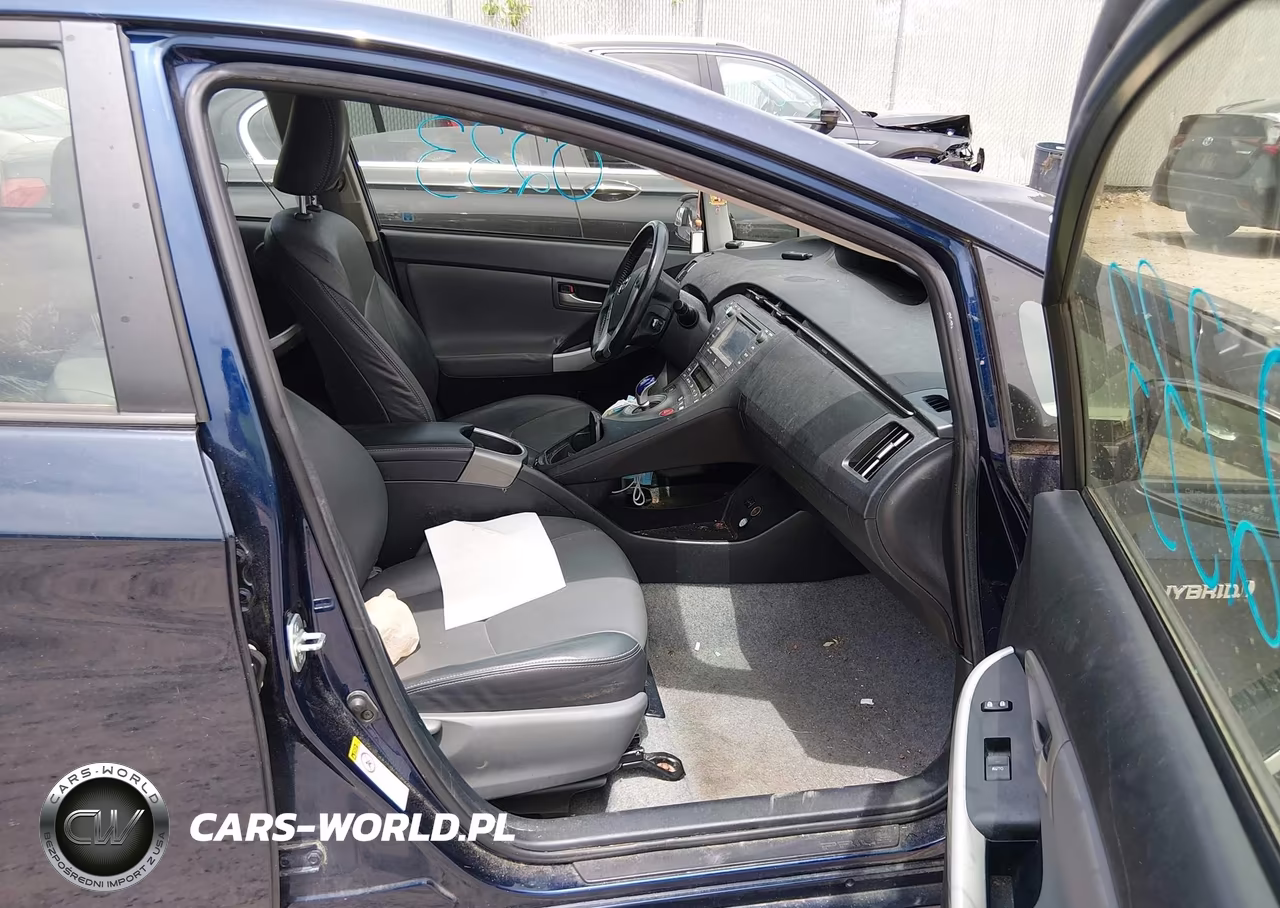 2014 Toyota Prius Four VIN:JTDKN3DU7E1754409 - 5