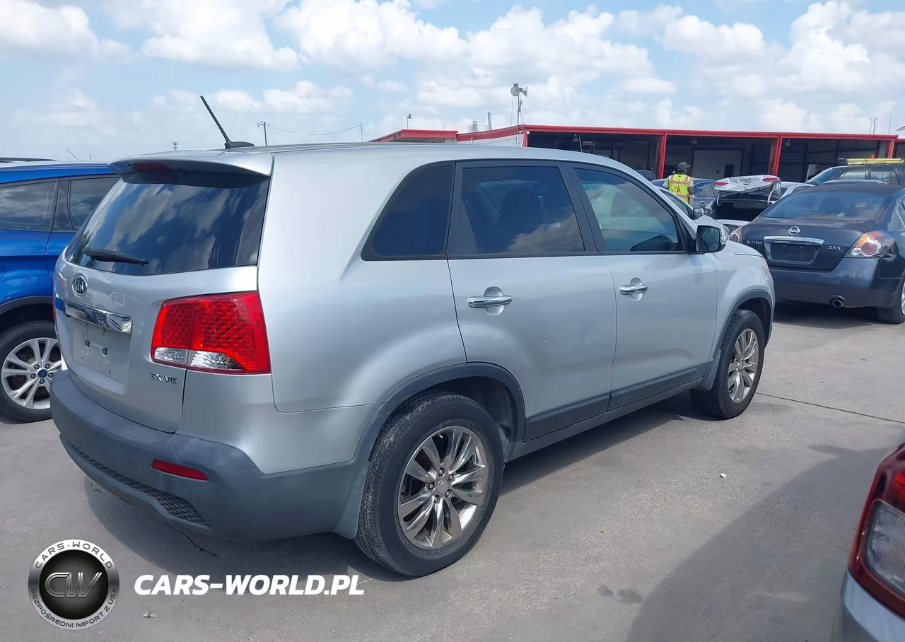 2011 Kia Sorento Ex V6 VIN:5XYKU4A23BG014296 - 4