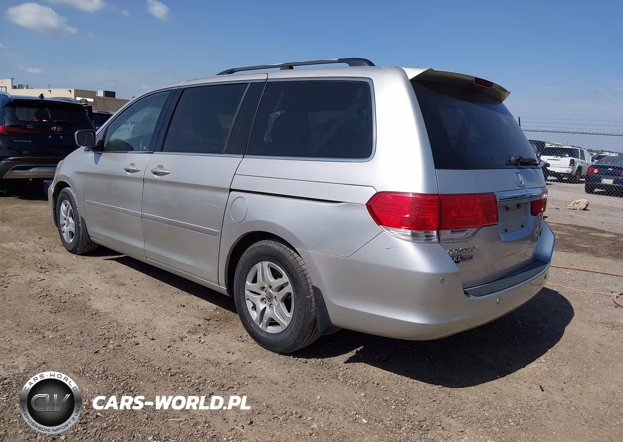 2008 Honda Odyssey Touring VIN:5FNRL38838B035655 - 3