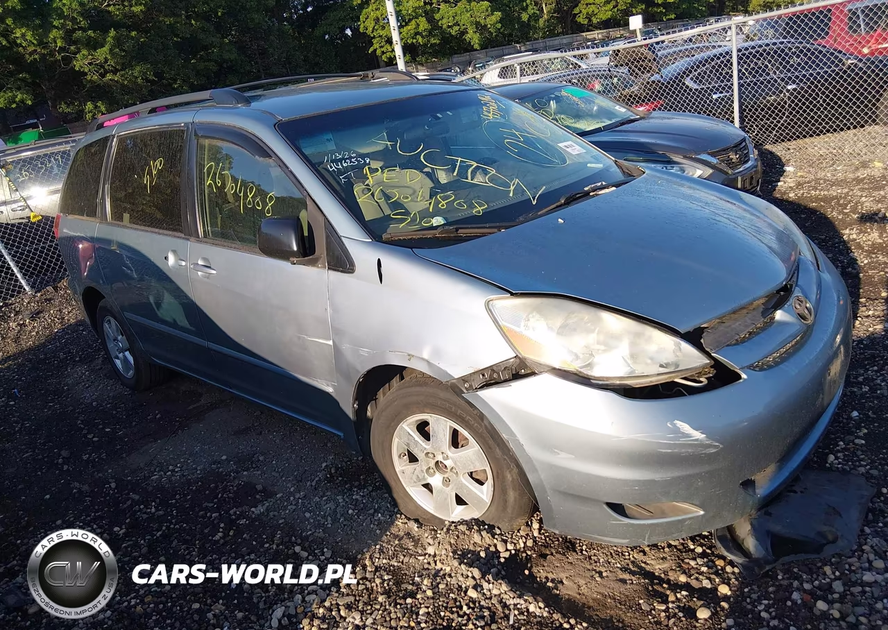 2009 Toyota Sienna Le – zdjęcie 1 z 11