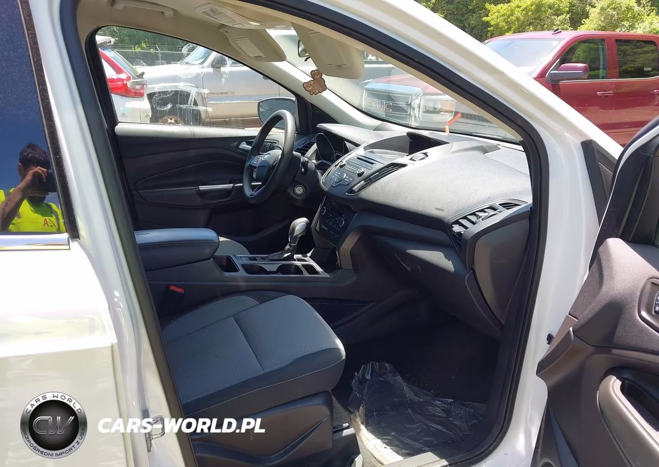 2018 Ford Escape Se VIN:1FMCU9GD6JUA59638 - 5