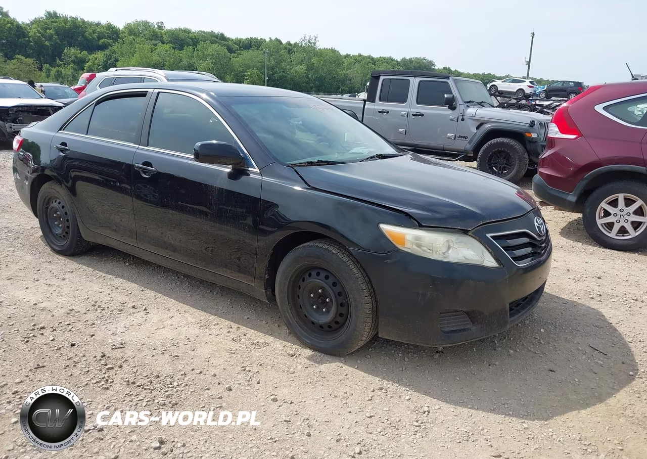 2010 Toyota Camry Le – zdjęcie 1 z 11