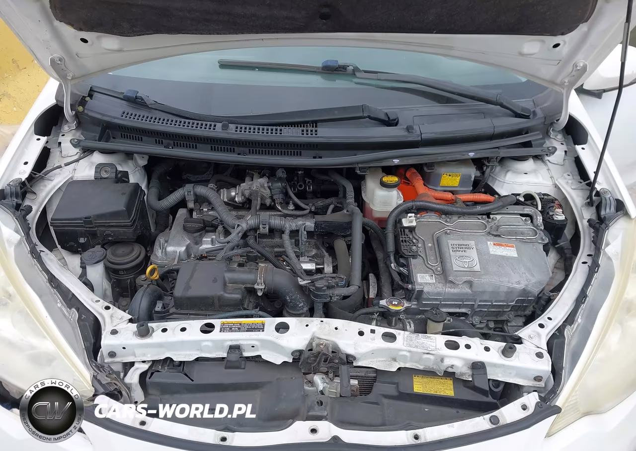 2013 Toyota Prius C Two VIN:JTDKDTB33D1050817 - 10