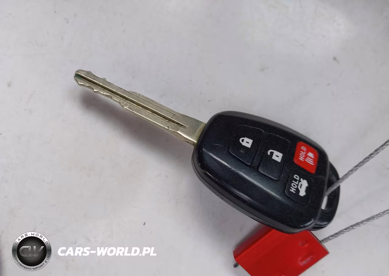 2013 Toyota Prius C Two VIN:JTDKDTB33D1050817 - 11