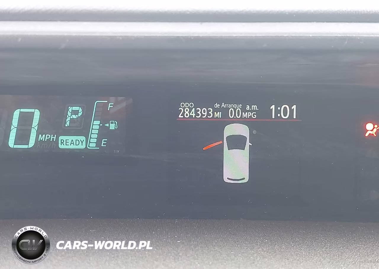 2013 Toyota Prius C Two VIN:JTDKDTB33D1050817 - 15