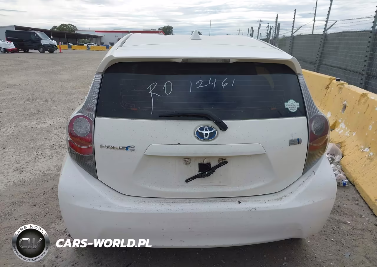 2013 Toyota Prius C Two VIN:JTDKDTB33D1050817 - 16