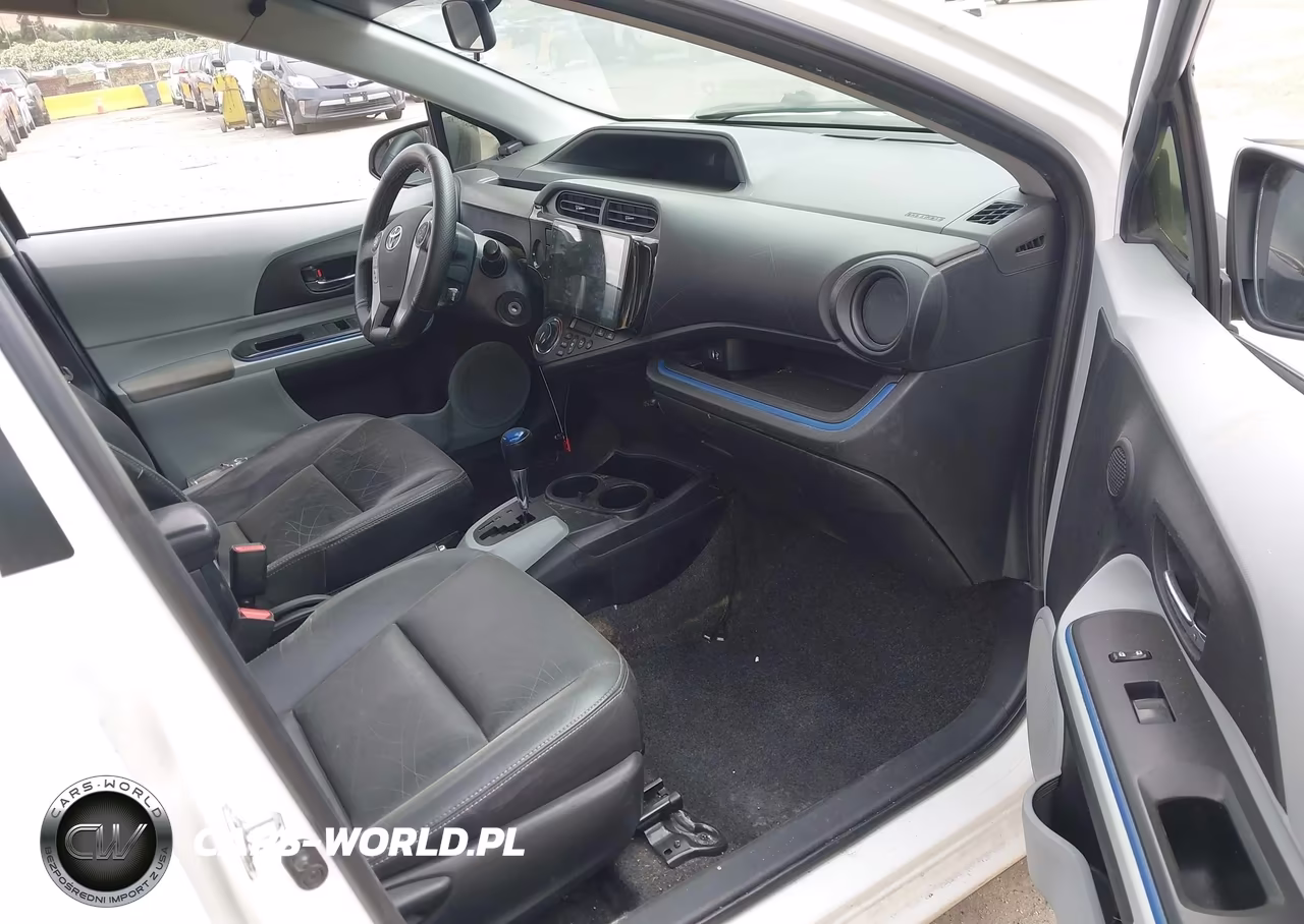 2013 Toyota Prius C Two VIN:JTDKDTB33D1050817 - 5