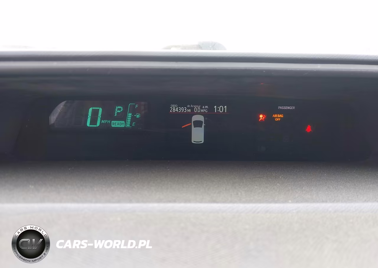 2013 Toyota Prius C Two VIN:JTDKDTB33D1050817 - 7
