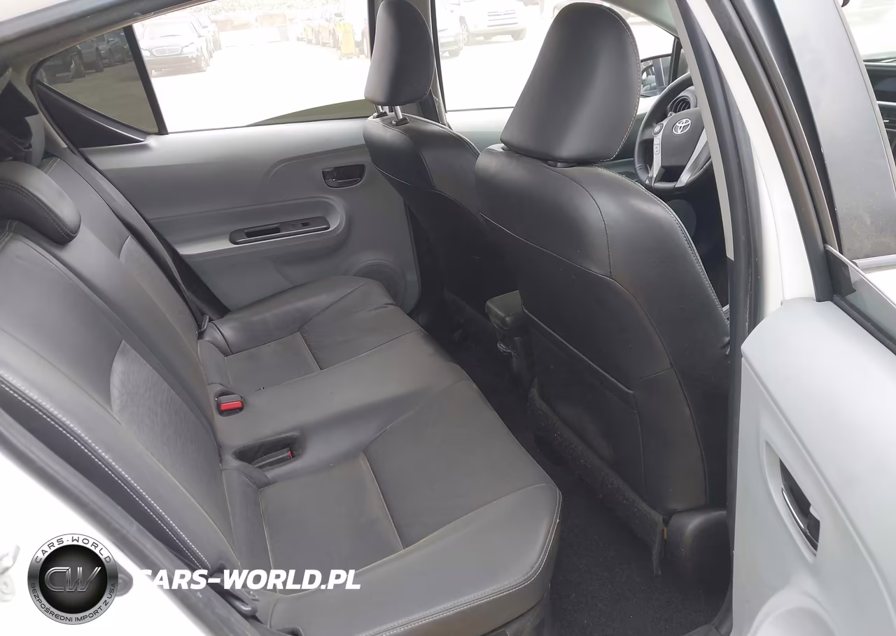 2013 Toyota Prius C Two VIN:JTDKDTB33D1050817 - 8