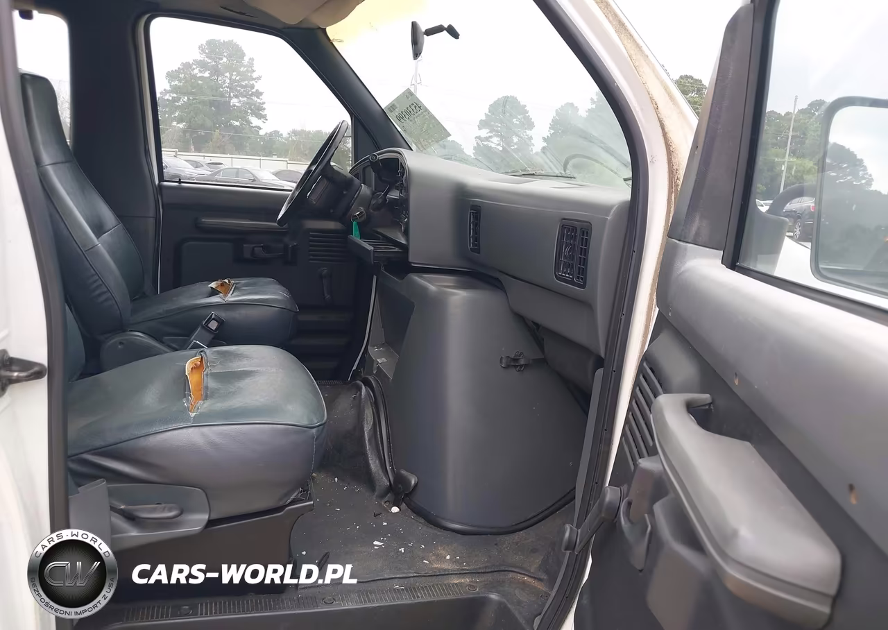 1996 Ford Econoline E350 Super Duty VIN:1FBJS31H1THB13907 - 5