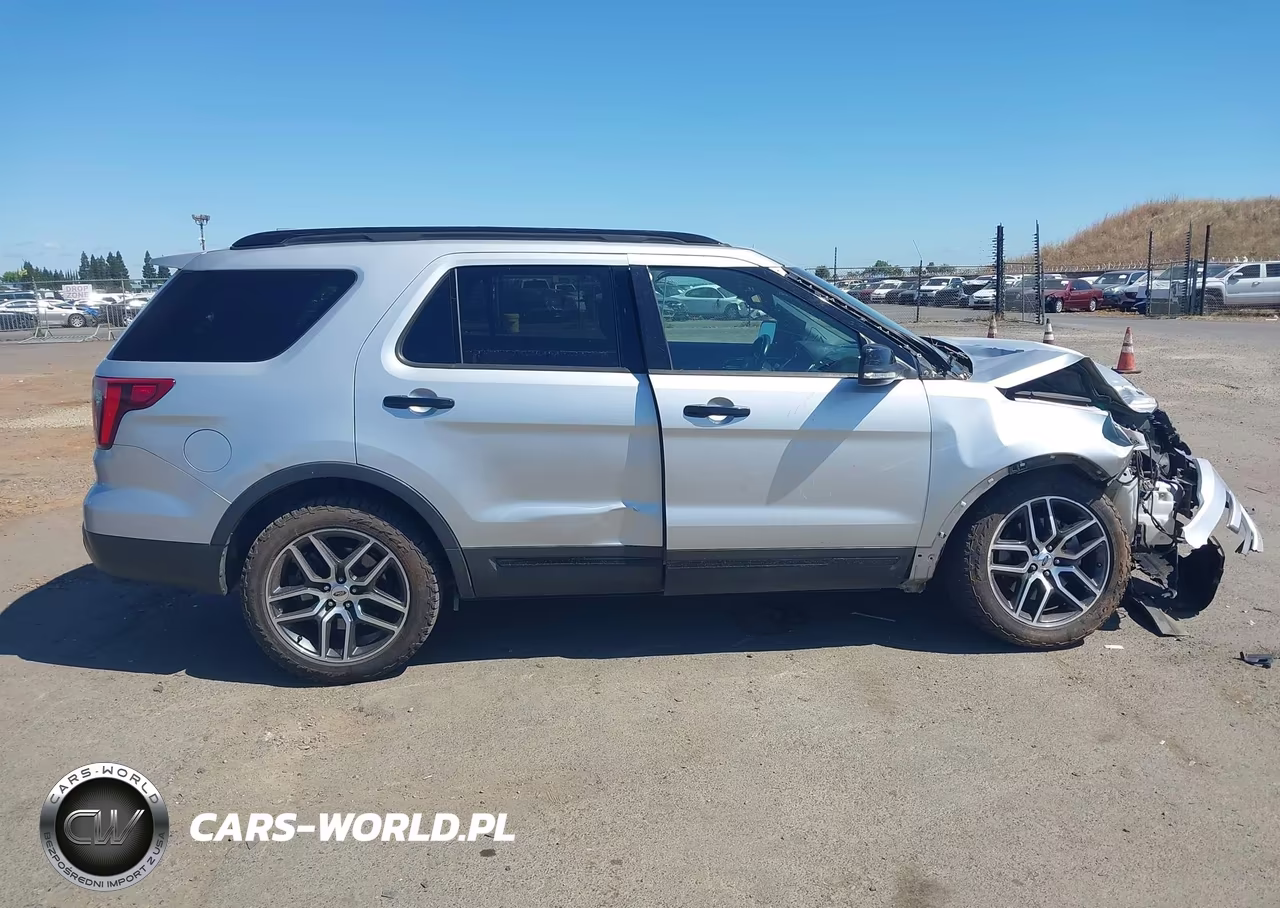 2016 Ford Explorer Sport VIN:1FM5K8GT0GGD14517 - 13