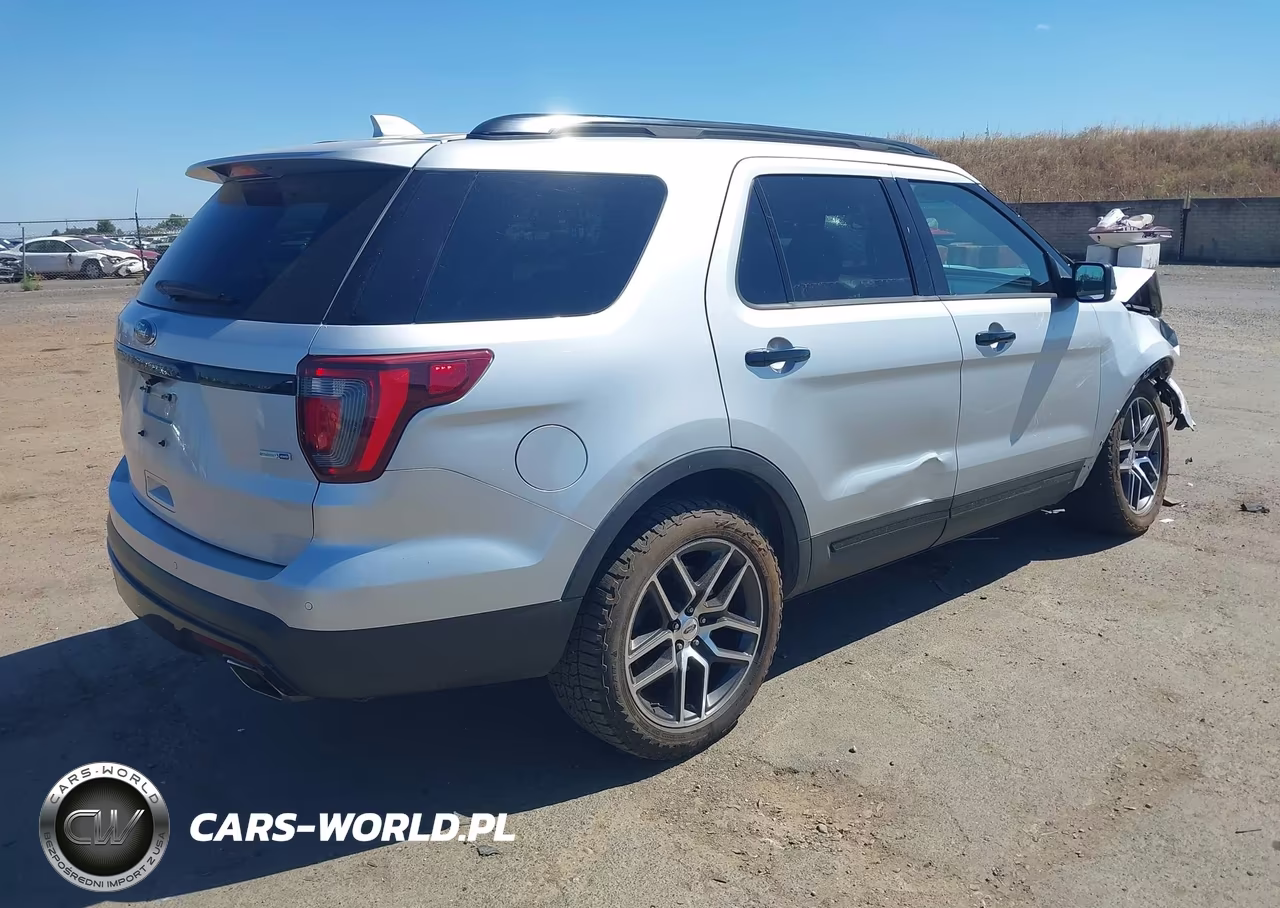 2016 Ford Explorer Sport VIN:1FM5K8GT0GGD14517 - 4